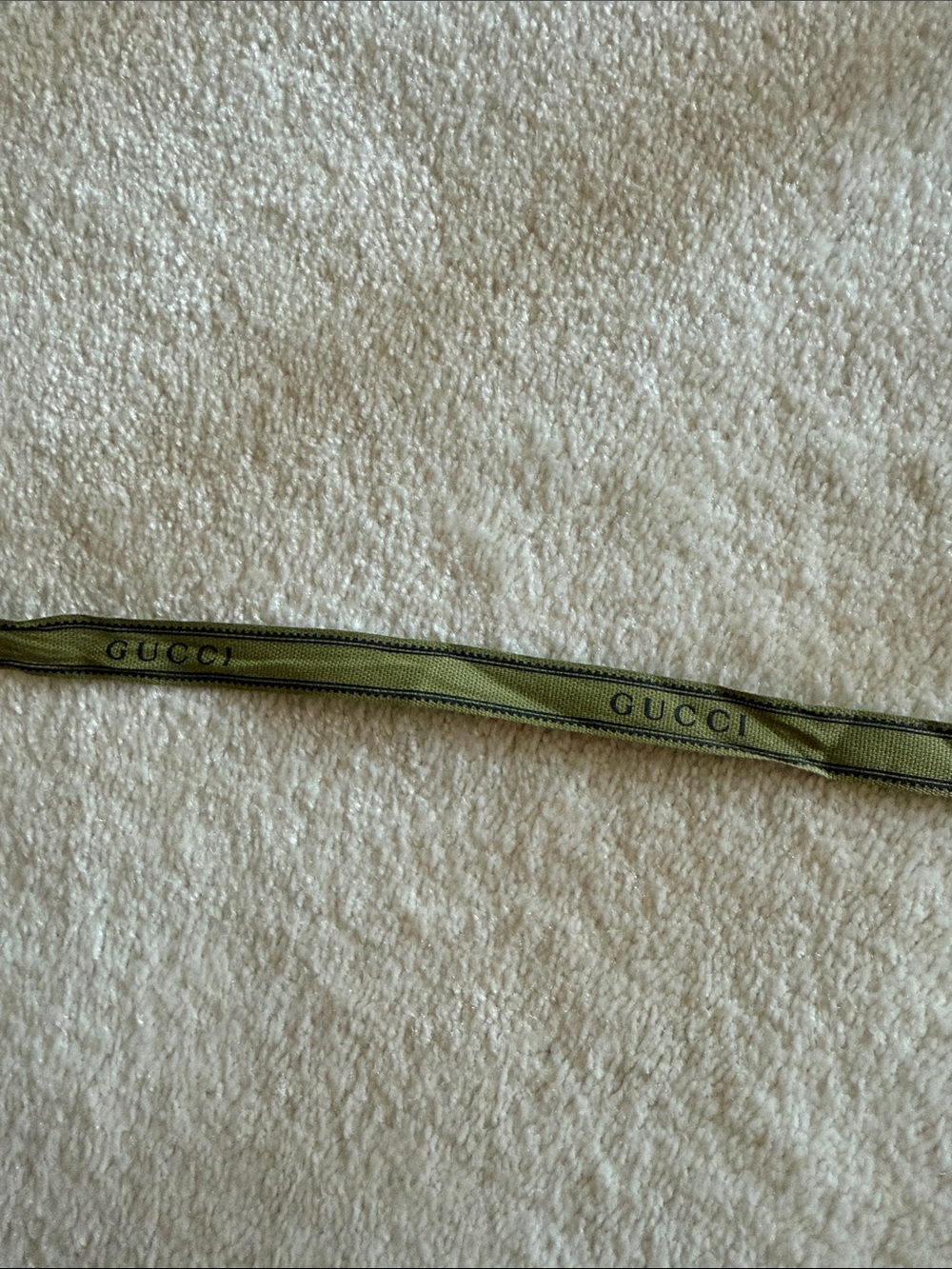 Gucci 2023 Ribbon - Picture 2 of 3